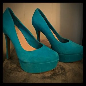Jessica Simpson heels